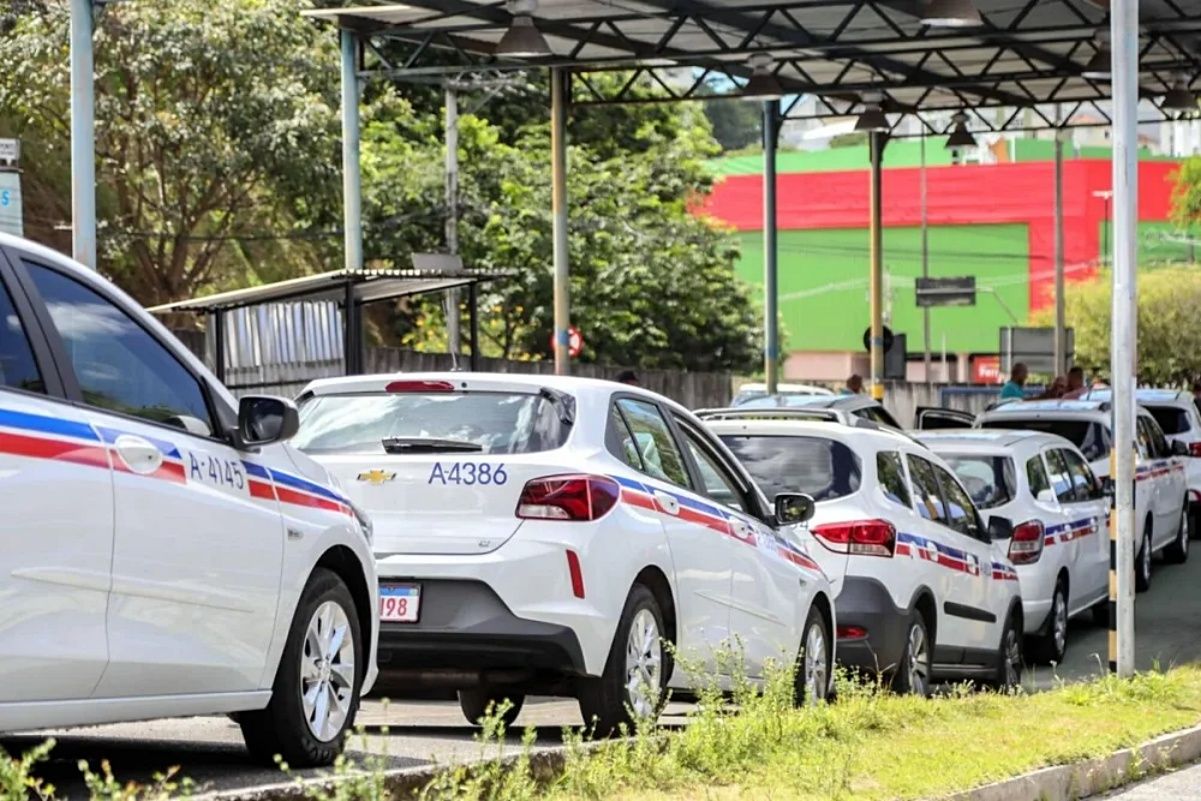 A Semob ampliou para 10 de dezembro o prazo da vistoria anual para táxis da capital baiana. Foto: Bruno Concha/Secom PMS