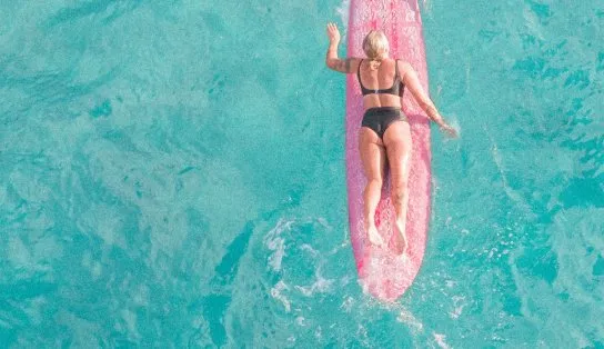 Brasileiros sentem mais tesão no verão, diz pesquisa; fetiche por suor pode ser causa