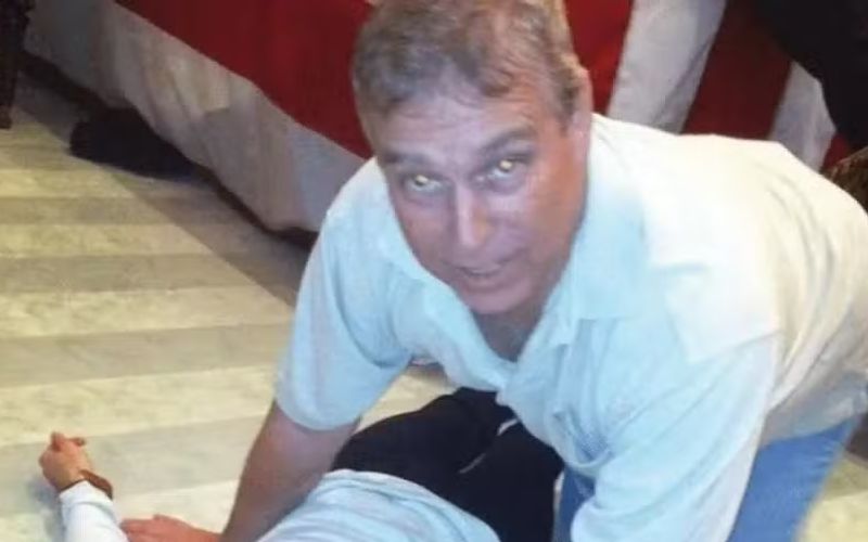 Em 2022, Andrew fez um acordo extrajudicial com Virginia Giuffre em um processo civil movido nos Estados Unidos/Foto: Divulgação/Departamento de Justiça dos EUA