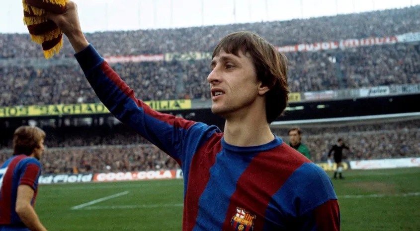 Morre, aos 68, Johan Cruyff: O homem de duas listras que mudou as quatro linhas