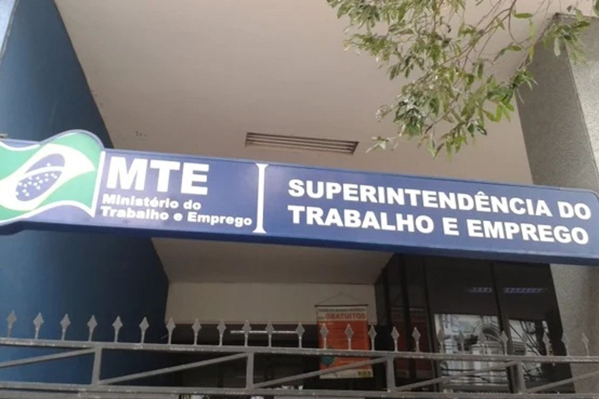 Rodovi&aacute;rios e empres&aacute;rios se re&uacute;nem na sede da SRTE, em Savador. Foto: Reprodu&ccedil;&atilde;o