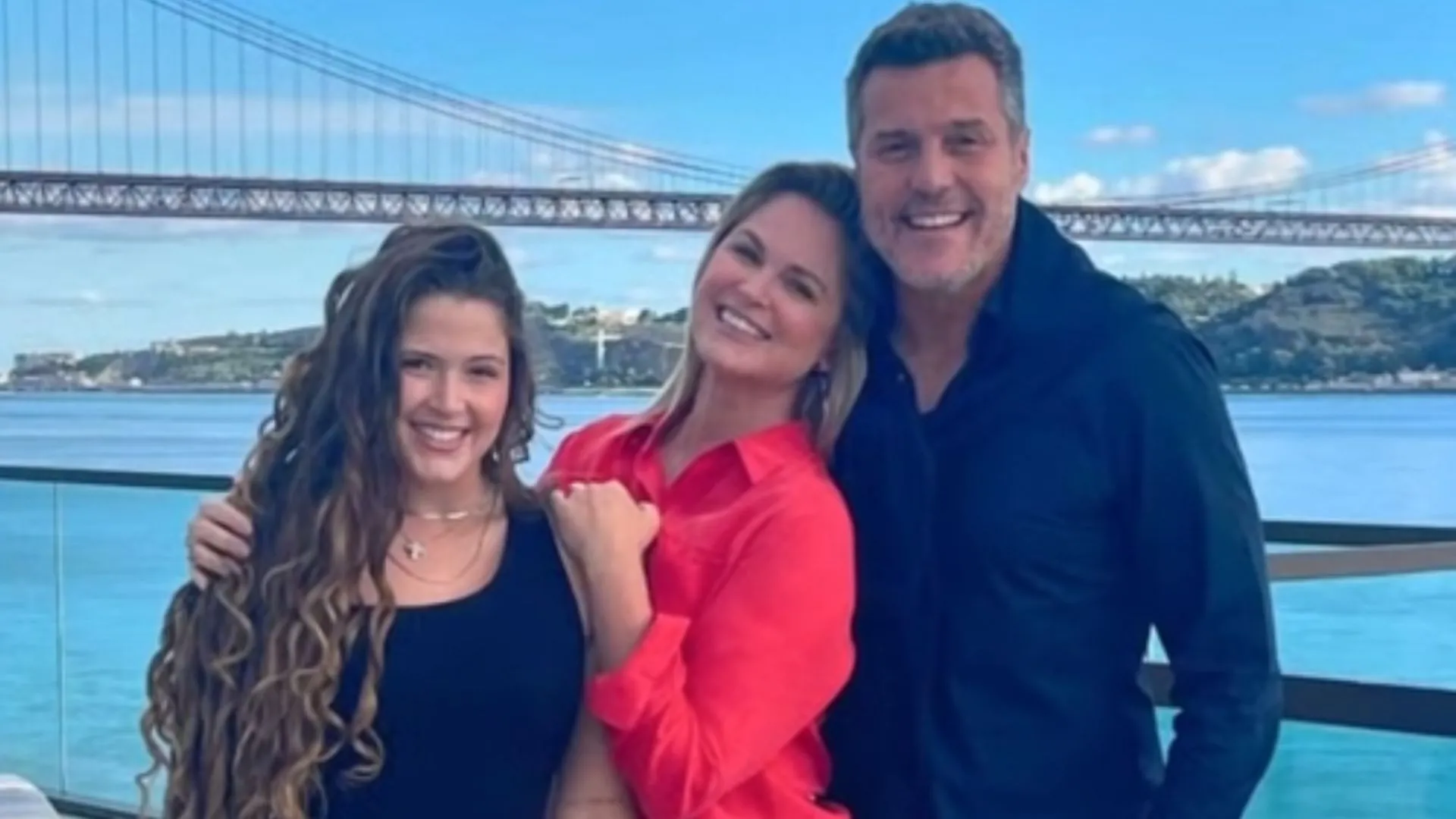 Filho do goleiro Julio Cesar, Giulia Werner vira as 4 cadeiras no The Voice Brasil