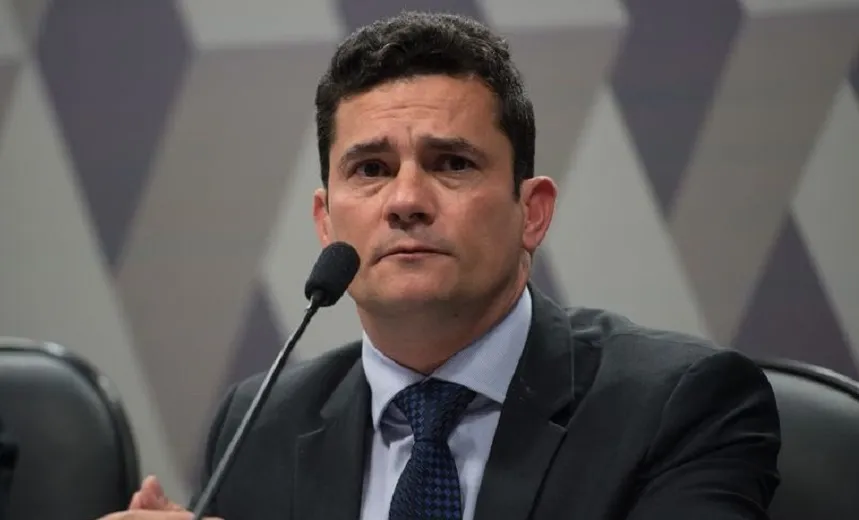 Moro condena ex-diretor da Petrobras e outras 11 pessoas na Lava Jato