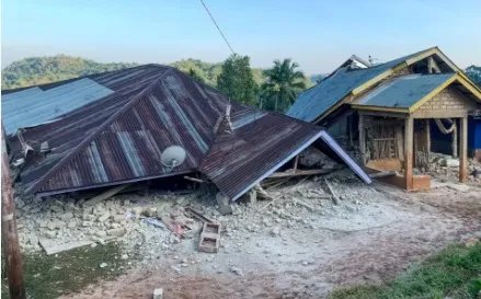 Terremoto de magnitude 7,7 atinge costa da Indonésia e gera alerta de tsunami
