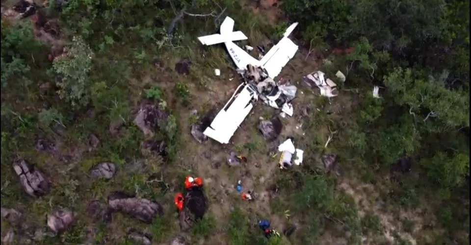 Corpos das vítimas de queda de avião em Barreiras são encontrados; FAB investiga acidente