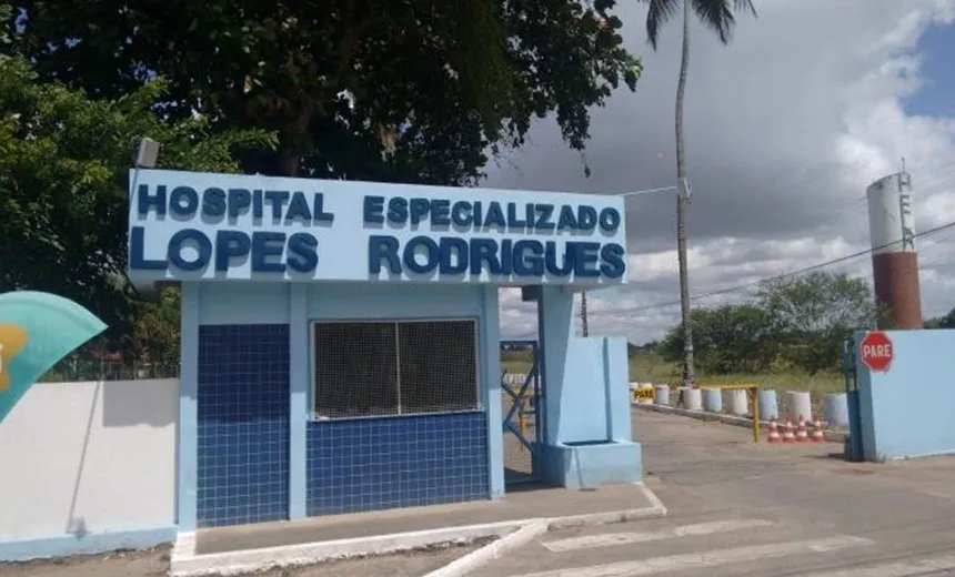 Dada como morta, mulher que vivia em hospital baiano há 18 anos volta para casa