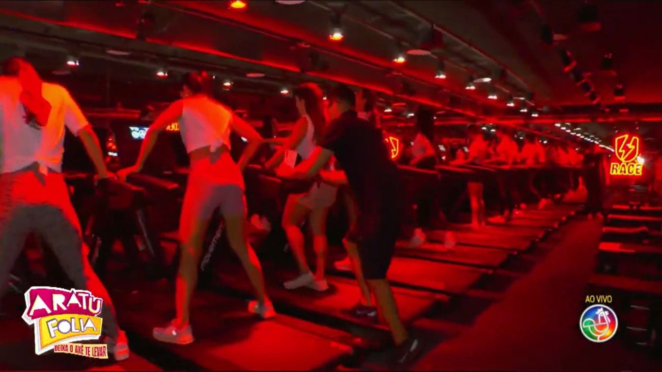A atividade aconteceu na Red Room do Race, com o objetivo de preparar o corpo e a mente para o Carnaval que se aproxima. Foto: Reprodução| TV Aratu