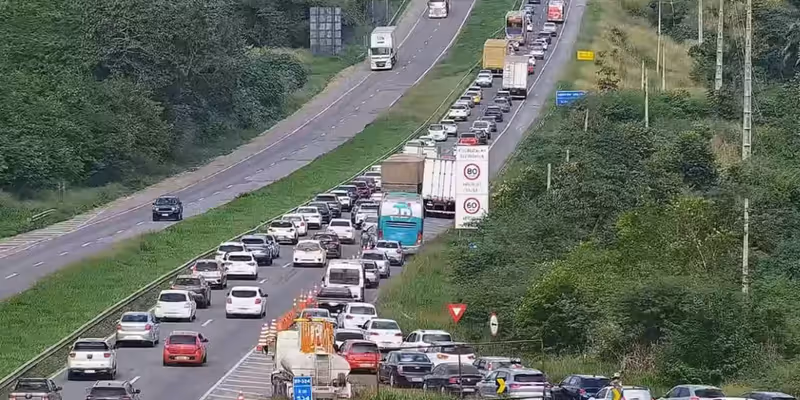 O Trecho da BR-324 é a  rodovia federal que conecta Salvador a importantes cidades do interior da Bahia, essencial para logística e transporte/Foto: Redes Sociais 