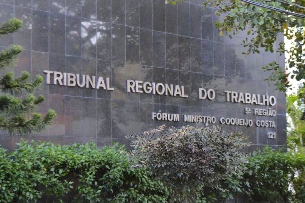 Chamada de 'gostosa' por supervisor, mulher receberá indenização de R$ 15 mil