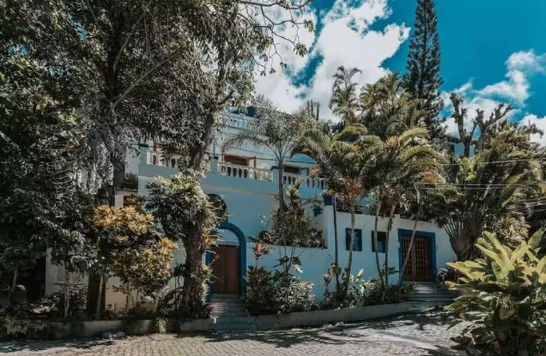A icônica casa de Elis Regina em São Conrado, com arquitetura dos anos 1950, oferece luxo e uma vista privilegiada para o mar.  /  Foto: Fotos: Divulgação/ Latin Exclusive/Nelson Kon