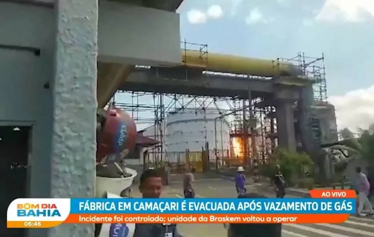 Trabalhador queimado passa bem, após incêndio no Polo Petroquímico de Camaçari