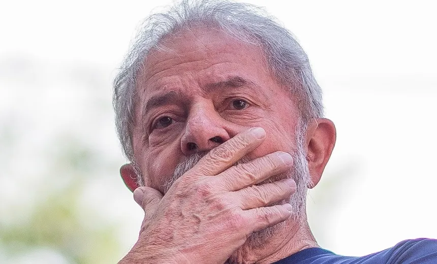 Defesa de Lula entra com novo recurso para obter registro de candidato