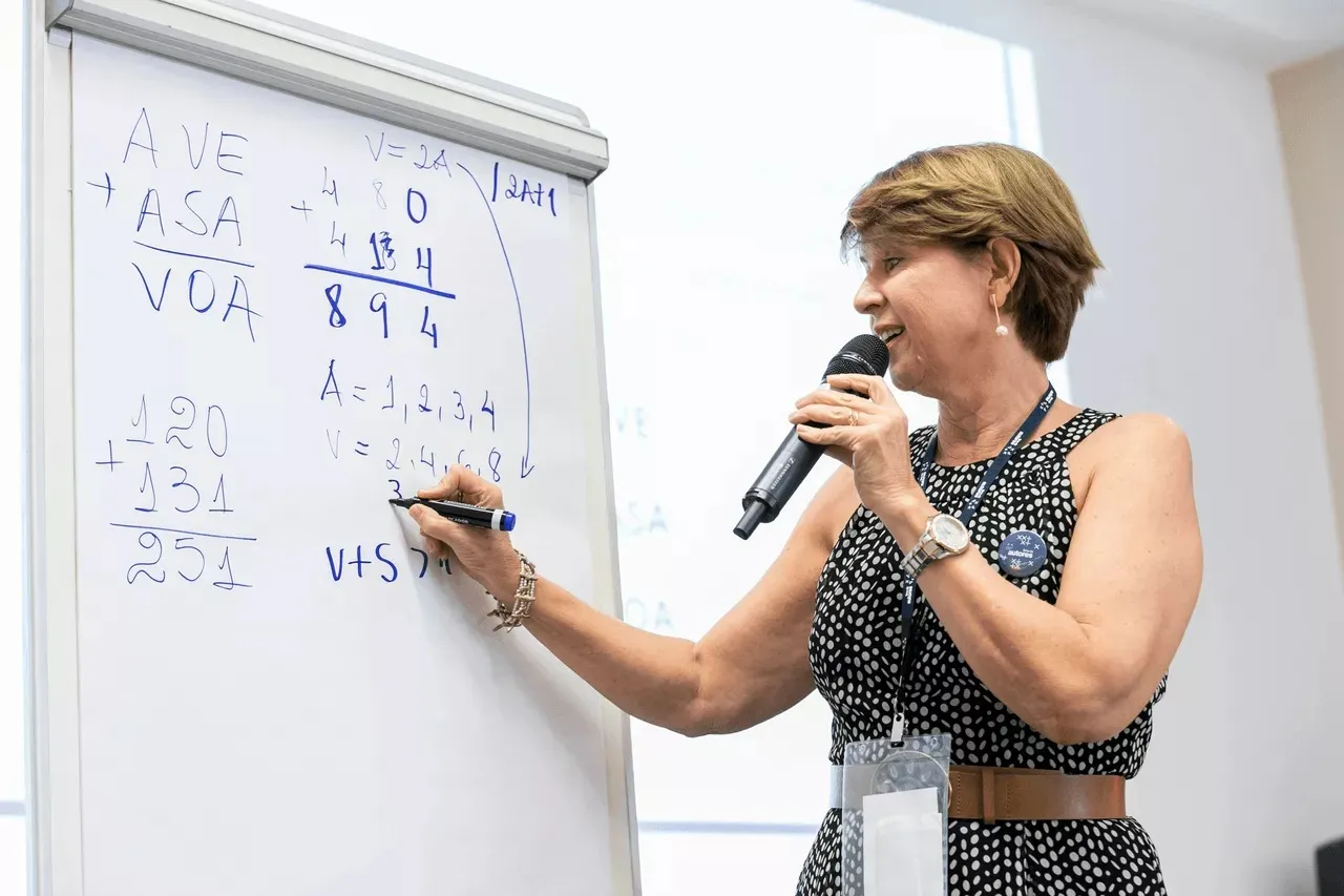 Conhecimento em matemática evitaria danos por bets, diz ex-secretária do MEC