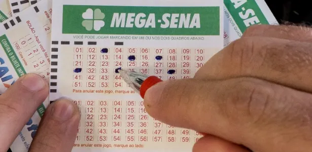 Mega-Sena acumula e pode pagar R$ 30 milhões no sábado