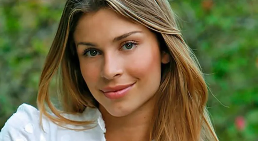 Grazi Massafera posta foto de lingerie e é elogiada: “deusa”