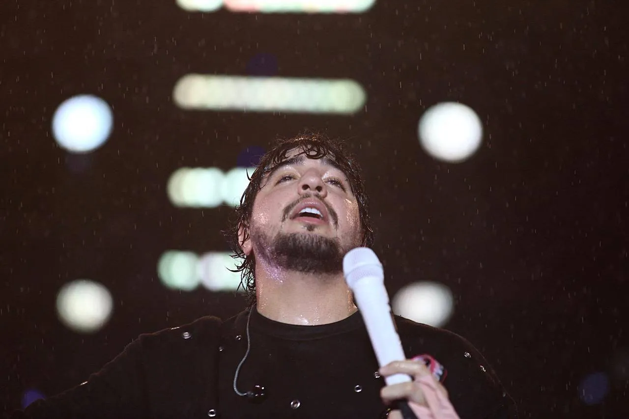 'Te dou o love que tu é fã': Nattan se apresenta no palco do Galinho no Luan City Festival neste domingo (5); assista