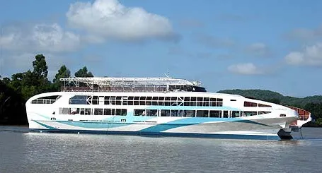 Com movimento tranquilo, sistema ferry-boat opera com quatro embarcações
