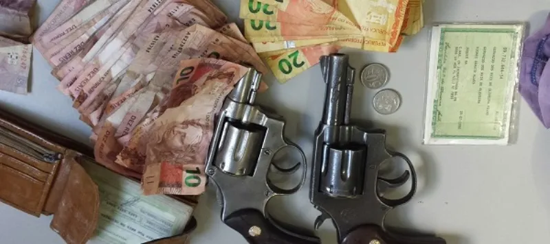 ‘AZAR NA LOTÉRICA’: Homens assaltam loja, dão de cara com PM e morrem em confronto