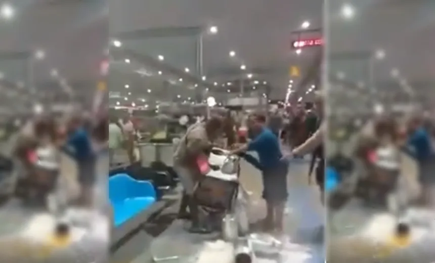 Vídeo: ação contra ambulantes provoca confusão no metrô de Pirajá, de Salvador; CCR Metrô emite nota 