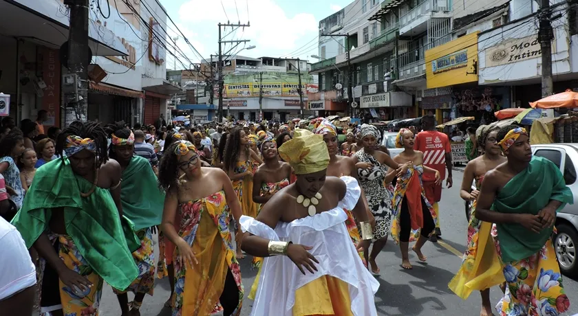 Mais de 6 mil pessoas prestigiaram o Desfile da Primavera na Liberdade