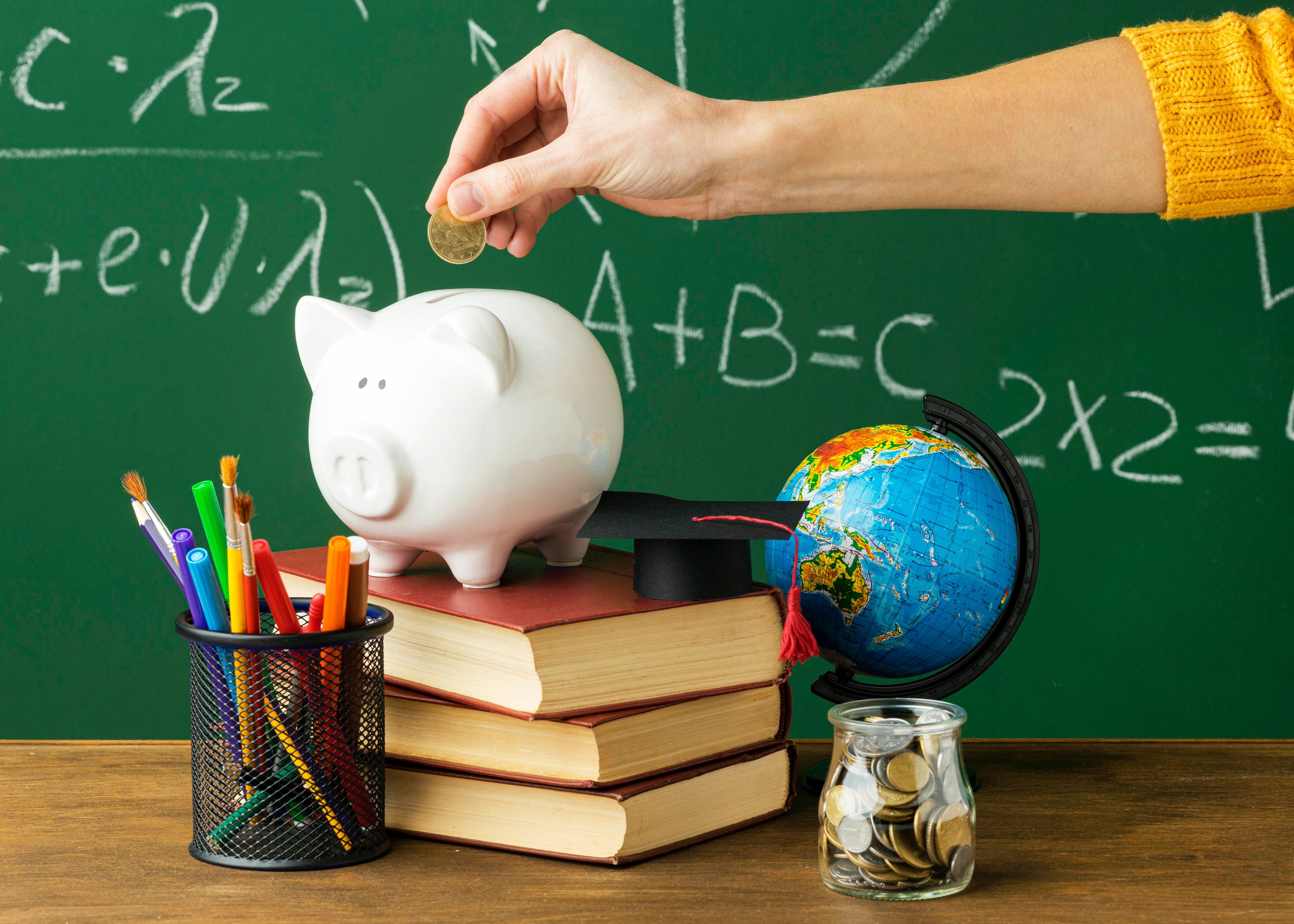 MEC oferece apoio financeiro e capacitação para escolas e entes federativos que aderirem a programa de educação financeira. Foto: Freepik