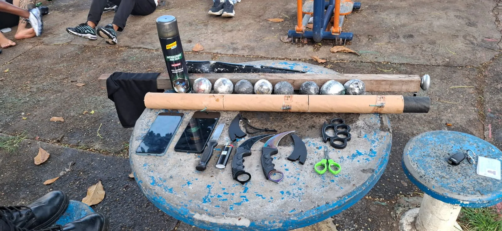 Mais de 70 membros de torcida organizada são apreendidos por vandalismo na Boca do Rio