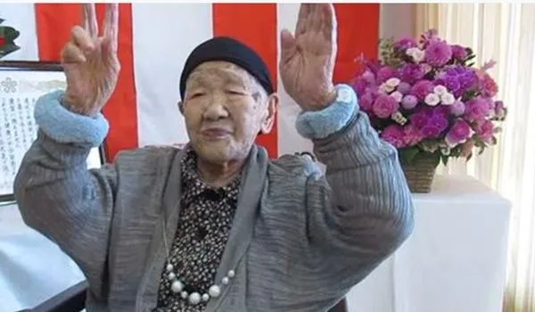 Mulher mais idosa do mundo faz aniversário de 118 anos; ela gosta de chocolate, refrigerantes e aritmética