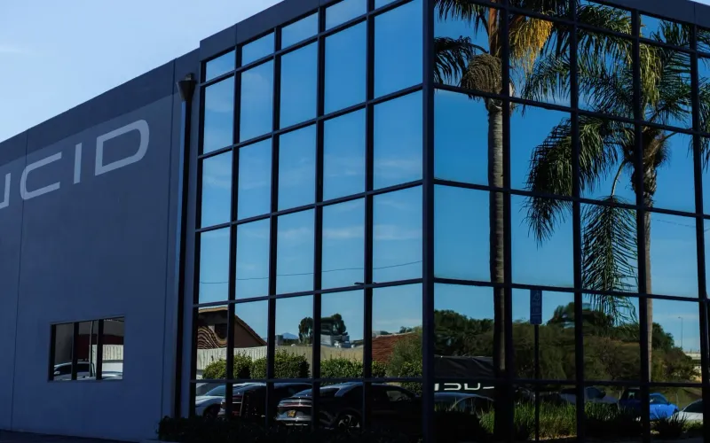 A empresa de caronas também anunciou que está fazendo investimentos separados de centenas de milhões de dólares tanto na Lucid quanto na Nuro/Foto: Redes Sociais