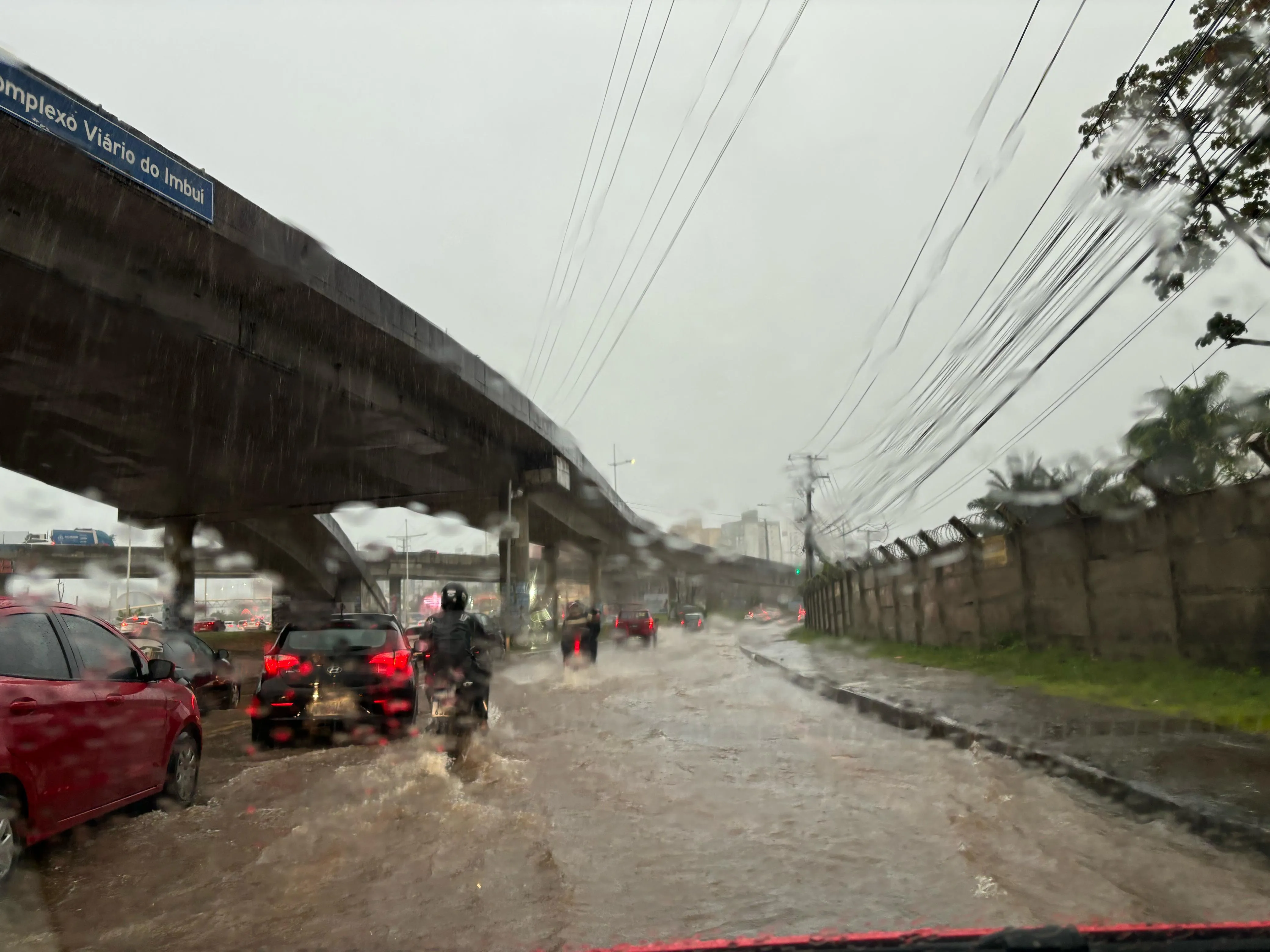 Chuvas intensas colocam Salvador e mais 47 cidades da Bahia em alerta