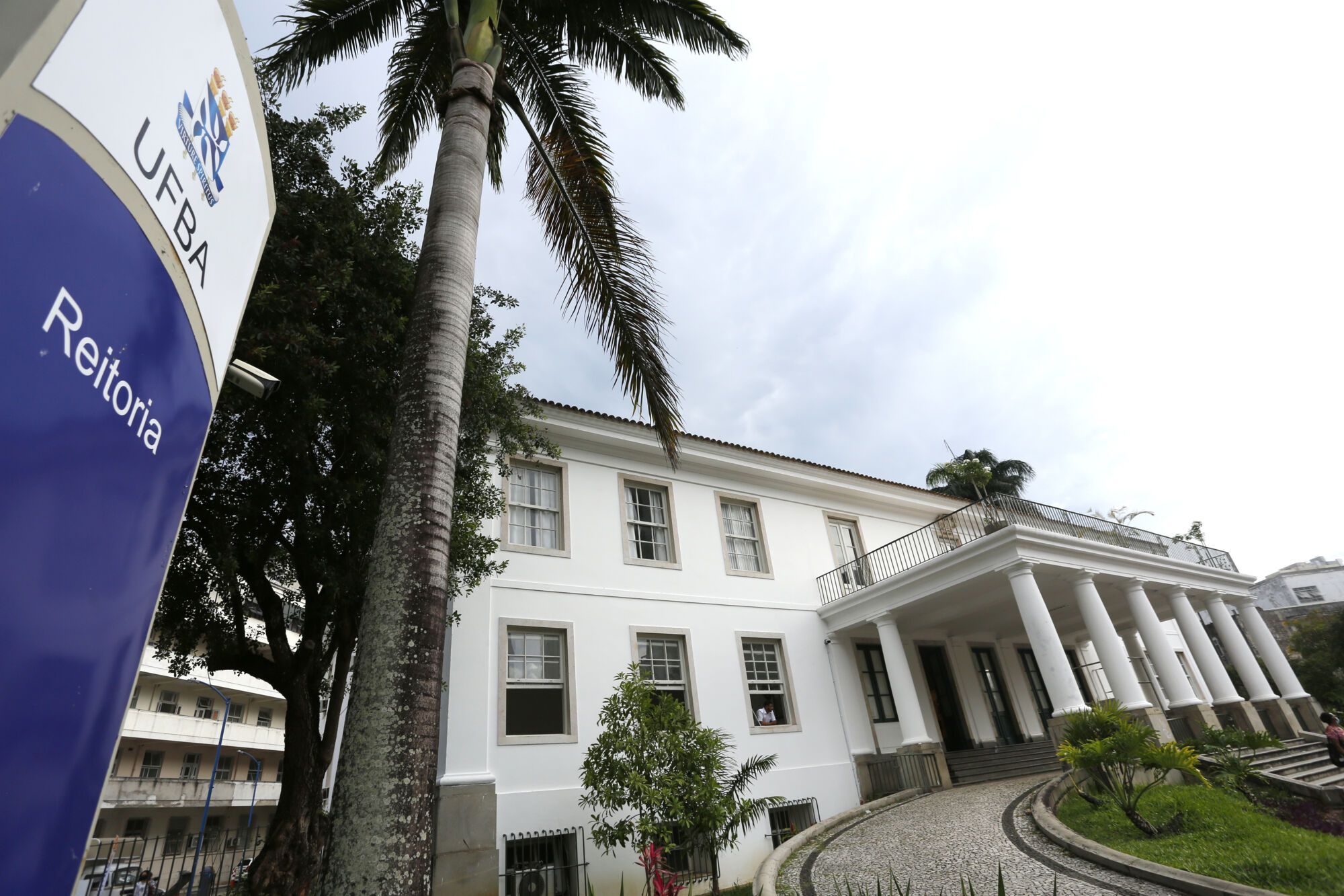 Quem busca uma oportunidade no servi&ccedil;o p&uacute;blico pode se inscrever no concurso da Universidade Federal da Bahia (UFBA), que oferece 139 vagas para t&eacute;cnicos administrativos em Educa&ccedil;&atilde;o