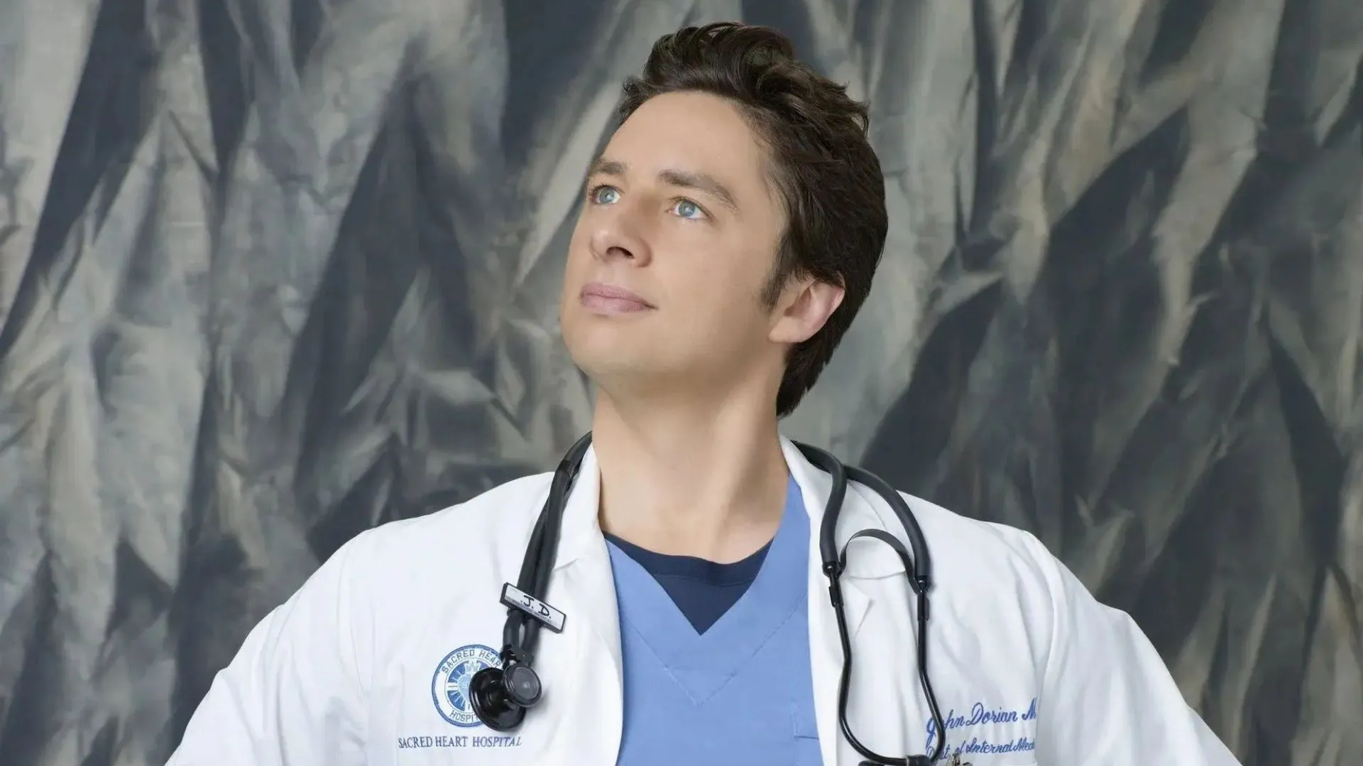 Ator da famosa série Scrubs, Zach Braff concede entrevista exclusiva ao Aratu On