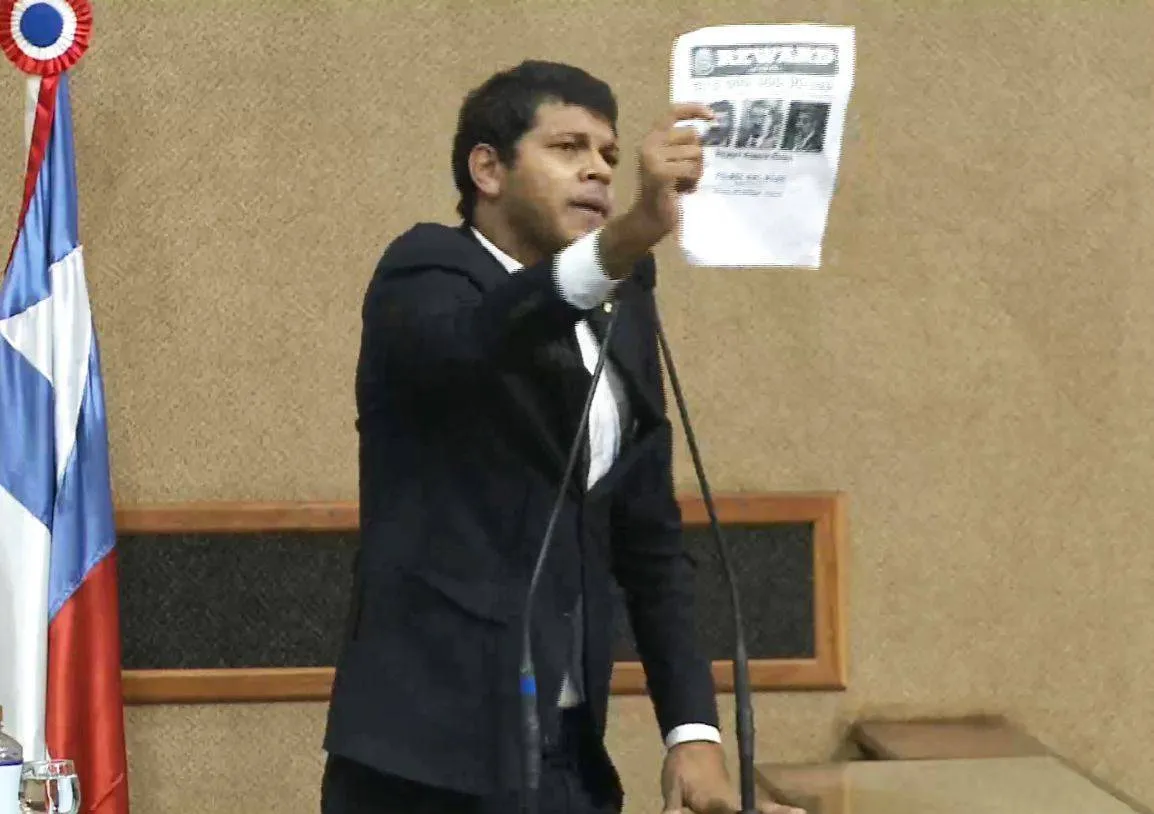 Deputado bolsonarista repudia recepção de Lula a Maduro: "maior criminoso da América Latina"