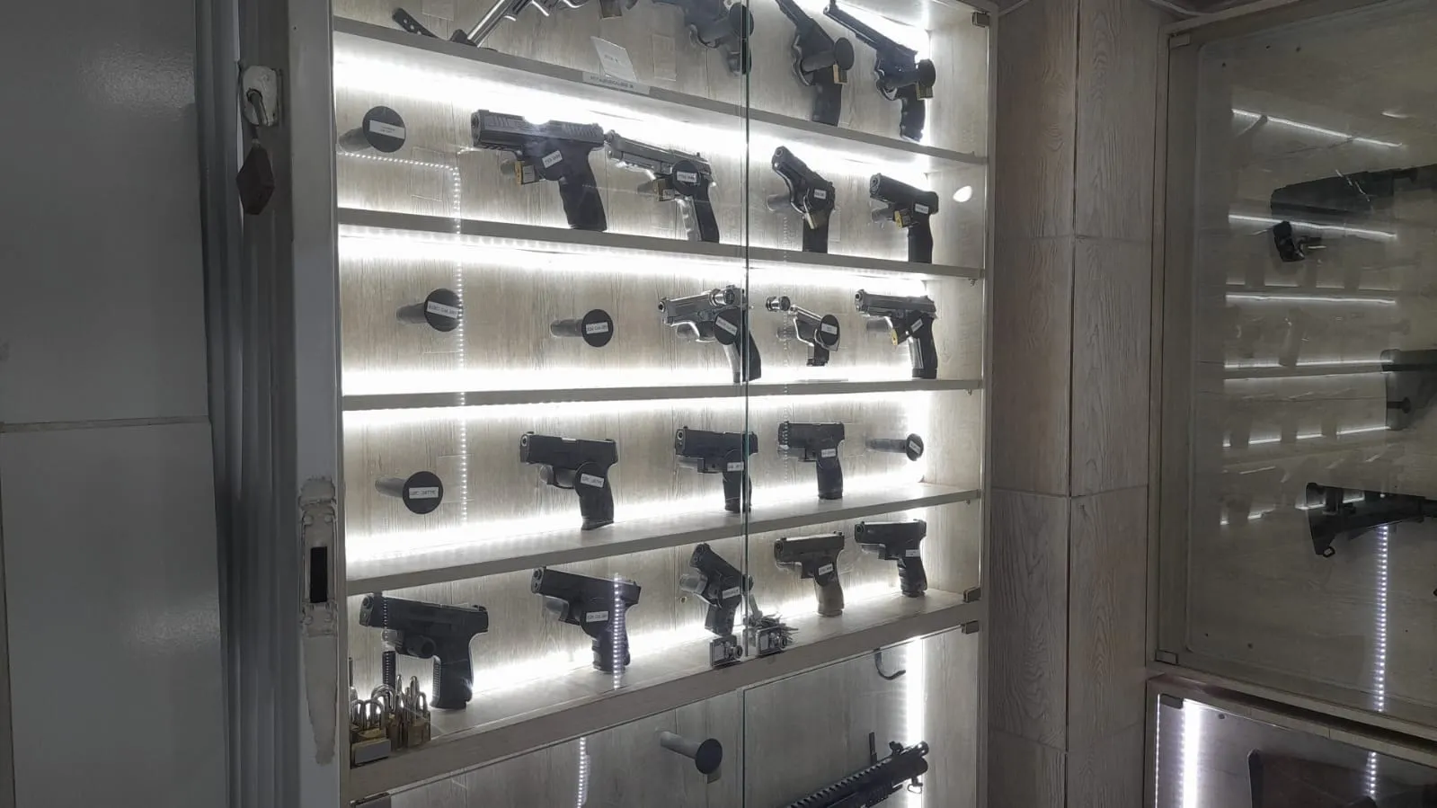 Fogo Amigo: empresários e PMs investigados por vender armas para facções