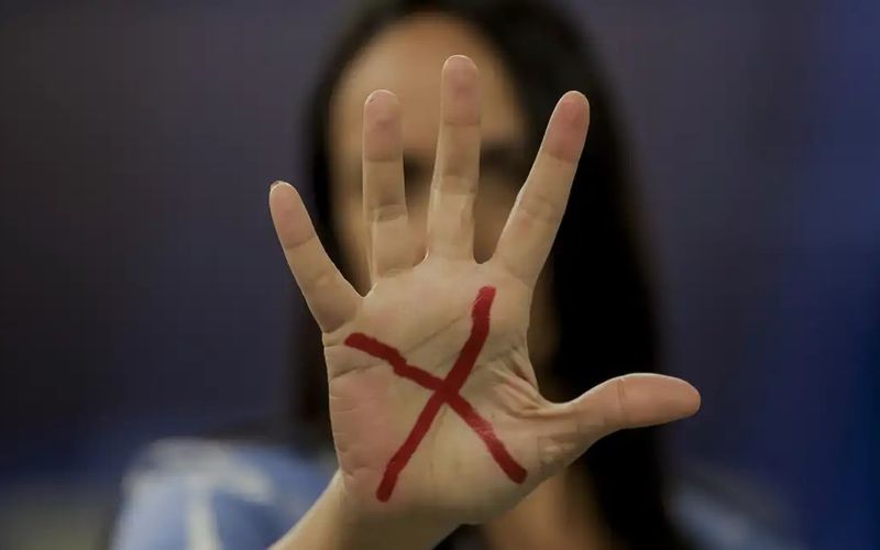 Segundo o F&oacute;rum Brasileiro de Seguran&ccedil;a P&uacute;blica, uma mulher &eacute; morta a cada poucas horas no pa&iacute;s, muitas vezes dentro da pr&oacute;pria casa/Foto: Jo&eacute;dson Alves/Ag&ecirc;ncia Brasil