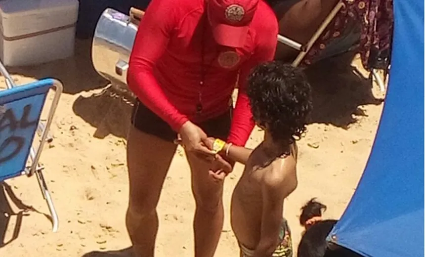 Número de crianças perdidas na praia aumenta com a chega do verão; Saiba alguns cuidados