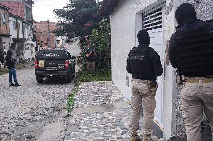 Advogado é preso suspeito de integrar facção que atua em Eunápolis