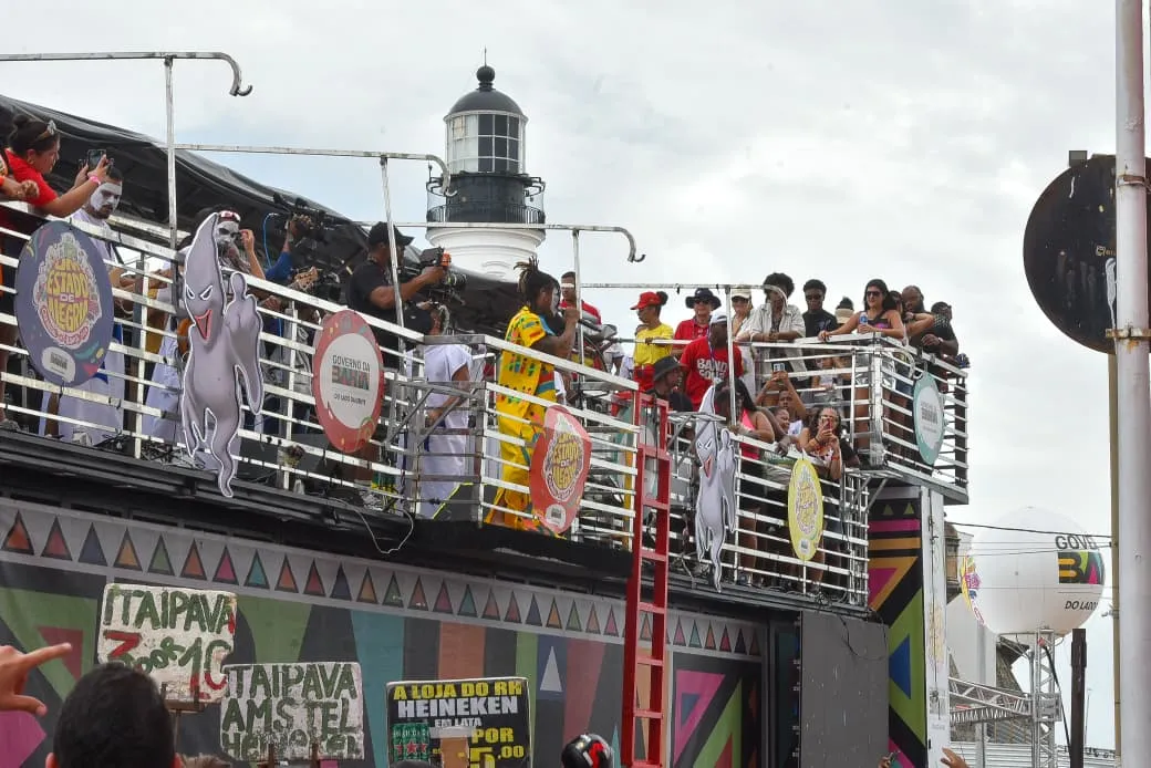 Fotos: confira imagens do Arrastão da Quarta de Cinzas