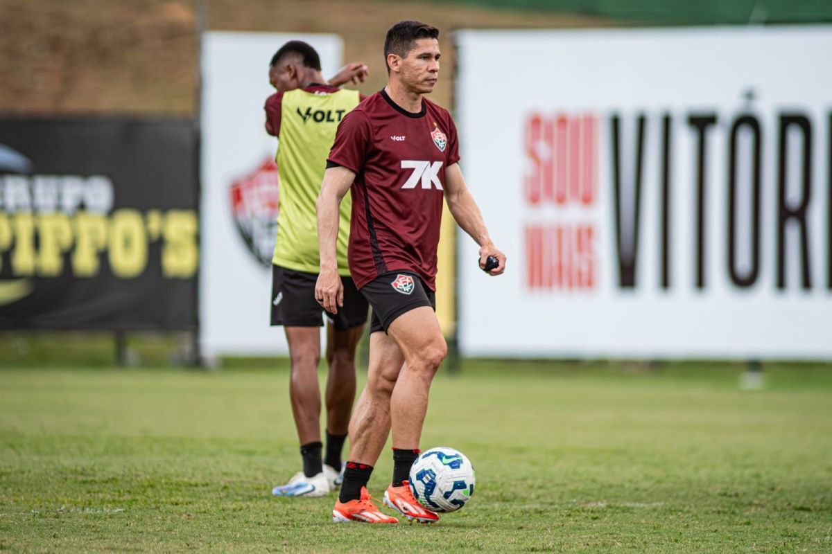 Vitória ocupa a 17ª posição e tenta reação diante do Flamengo, líder do Brasileirão. Foto: Victor Ferreira/EC Vitória