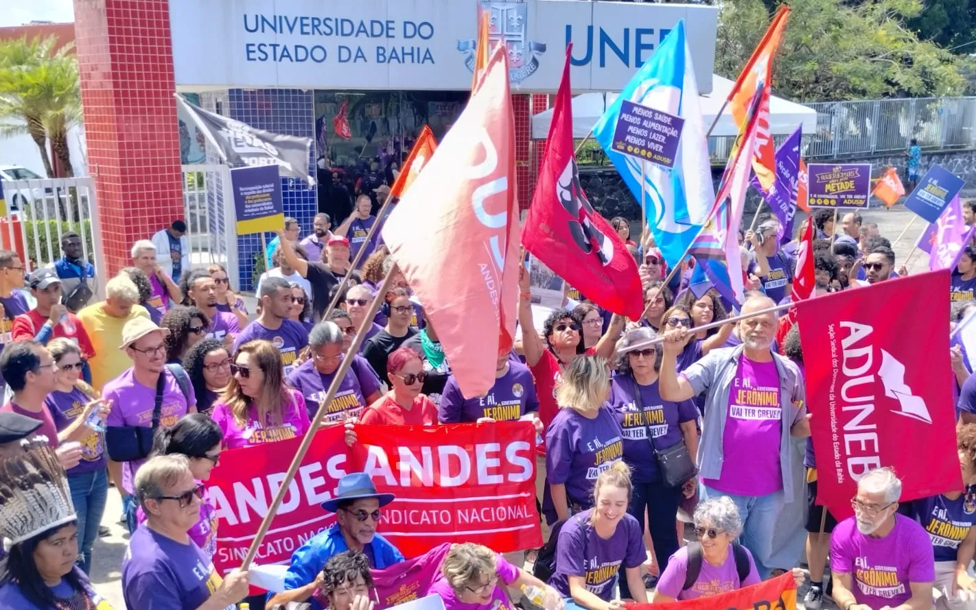Dia dos Professores: em greve, docentes da Uneb marcam manifestação no CAB para esta terça