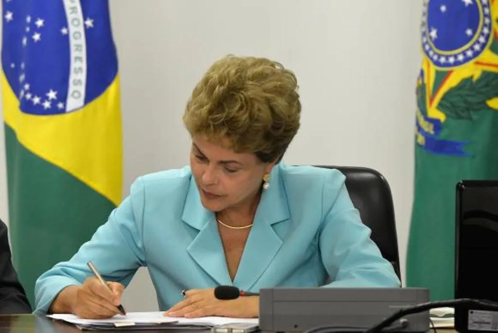 Medida provisória autoriza empresas a reduzir salário e jornada de trabalho