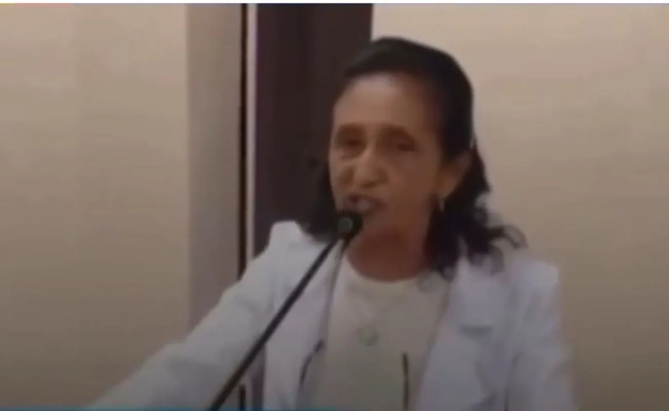 Vereadora de Senhor do Bonfim viraliza após mensagem de Natal inusitada