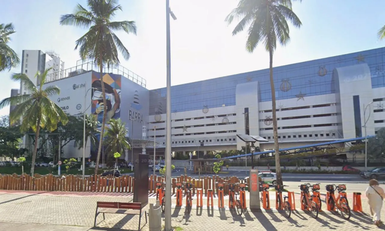 Homem é preso suspeito de furtar loja em shopping em Salvador