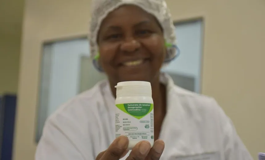 Fiocruz vai produzir antirretroviral para o SUS em agosto