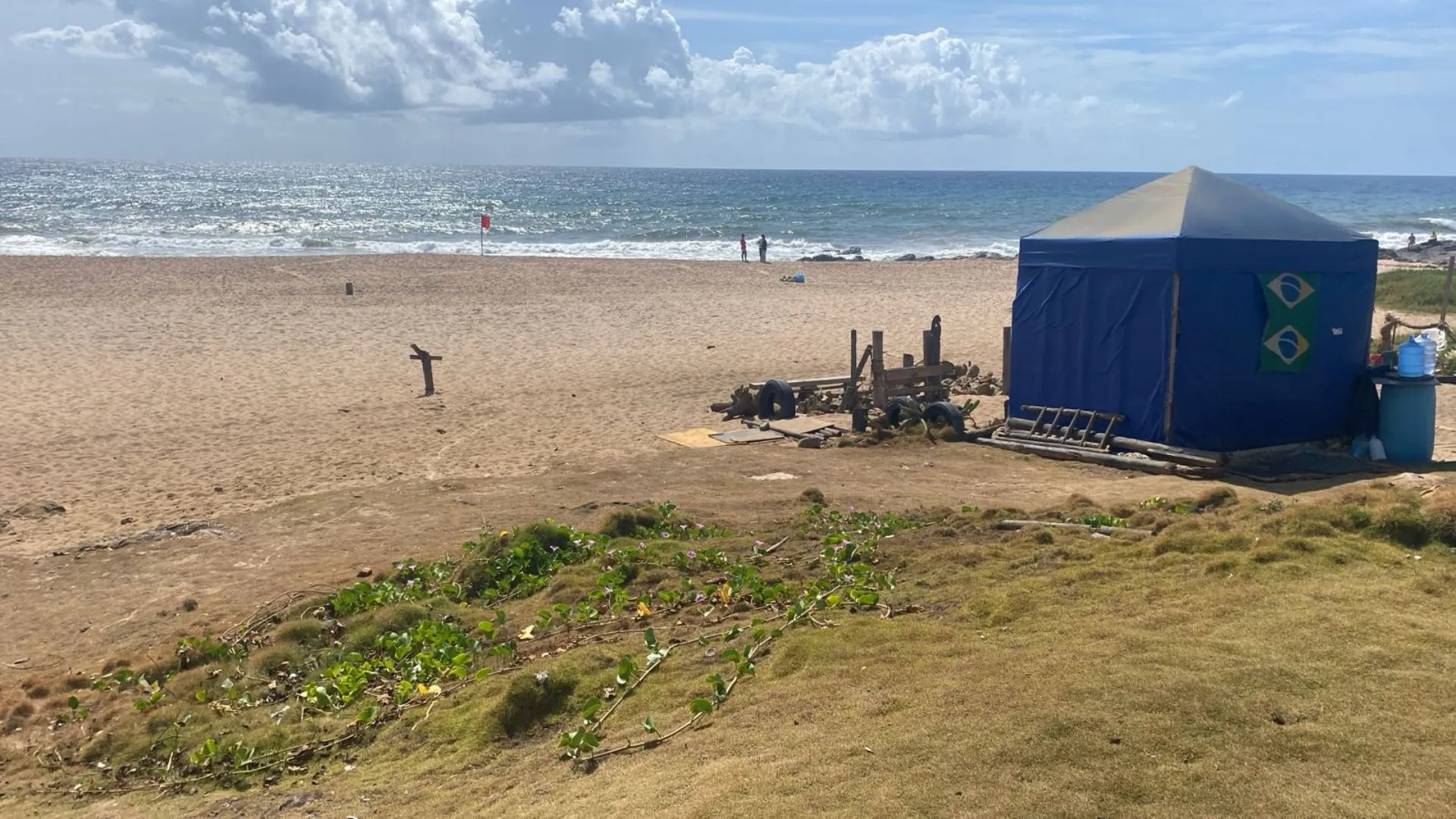 Jovem de 17 anos desaparece na 'Praia do Cemitério', em Salvador