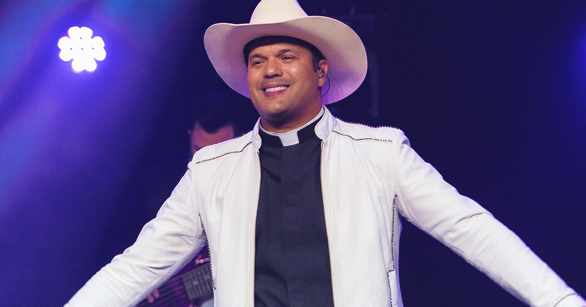 'padre Sertanejo' Deve Faturar Quase R$ 1 Milhão No São João Na Bahia