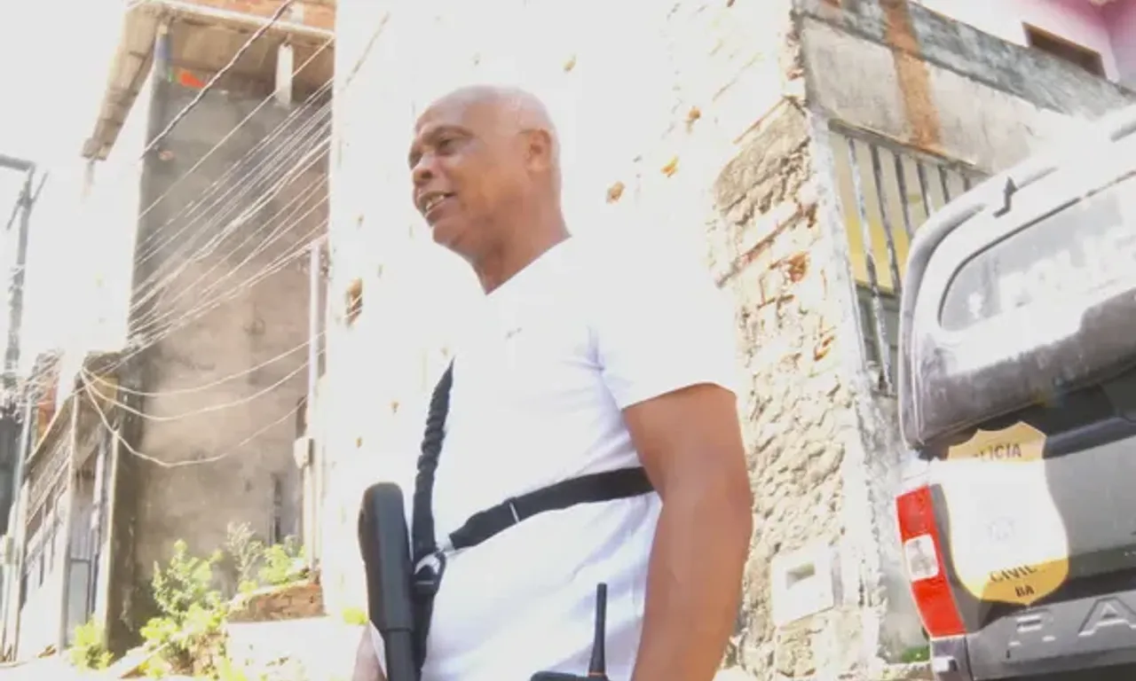 No final da manh&atilde; de quarta-feira (15), o investigador da Pol&iacute;cia Civil Adailton Oliveira Rocha, de 55 anos, foi baleado na cabe&ccedil;a e morreu. | Foto: Reprodu&ccedil;&atilde;o/TV Aratu