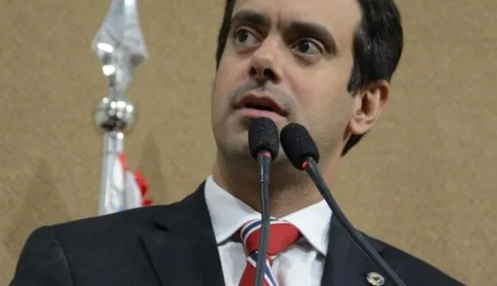 Deputado Tiago Correia apresenta projeto que pode reduzir preço da gasolina na Bahia; entenda