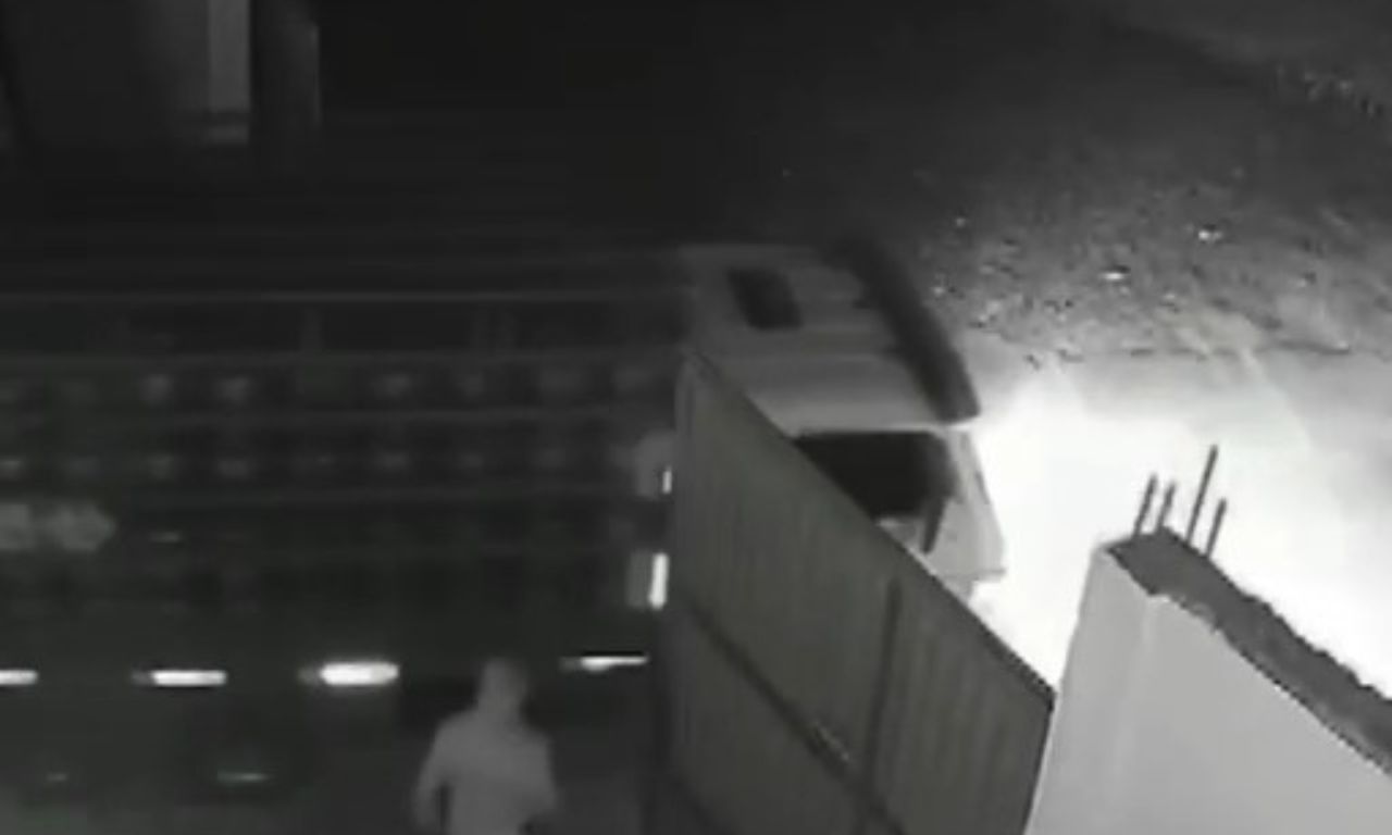 Câmeras de segurança flagaram roubo em distribuidora de gás. Foto: Reprodução