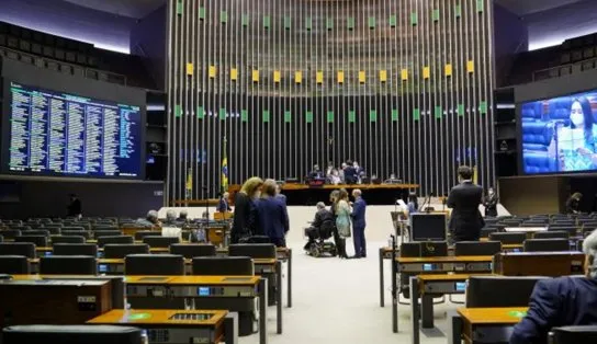 De 38, 14 deputados baianos votam contra PL que proíbe despejo de inquilinos por falta de pagamento; veja como funcionará