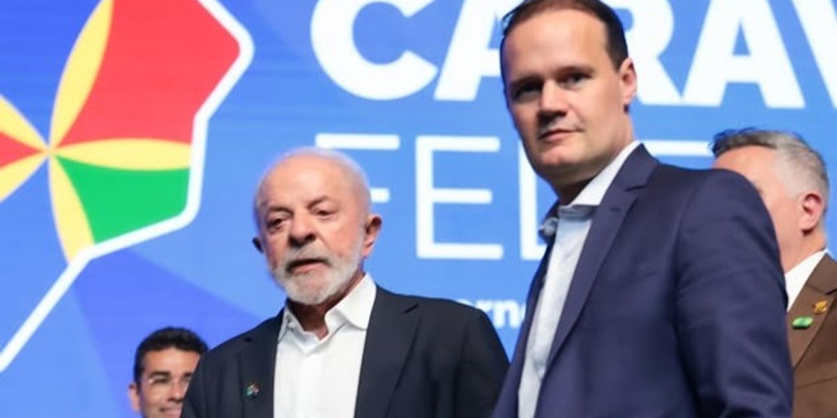 J&uacute;lio Pinheiro ao lado do presidente Lula | Foto: @jpinheirojr13/Instagram